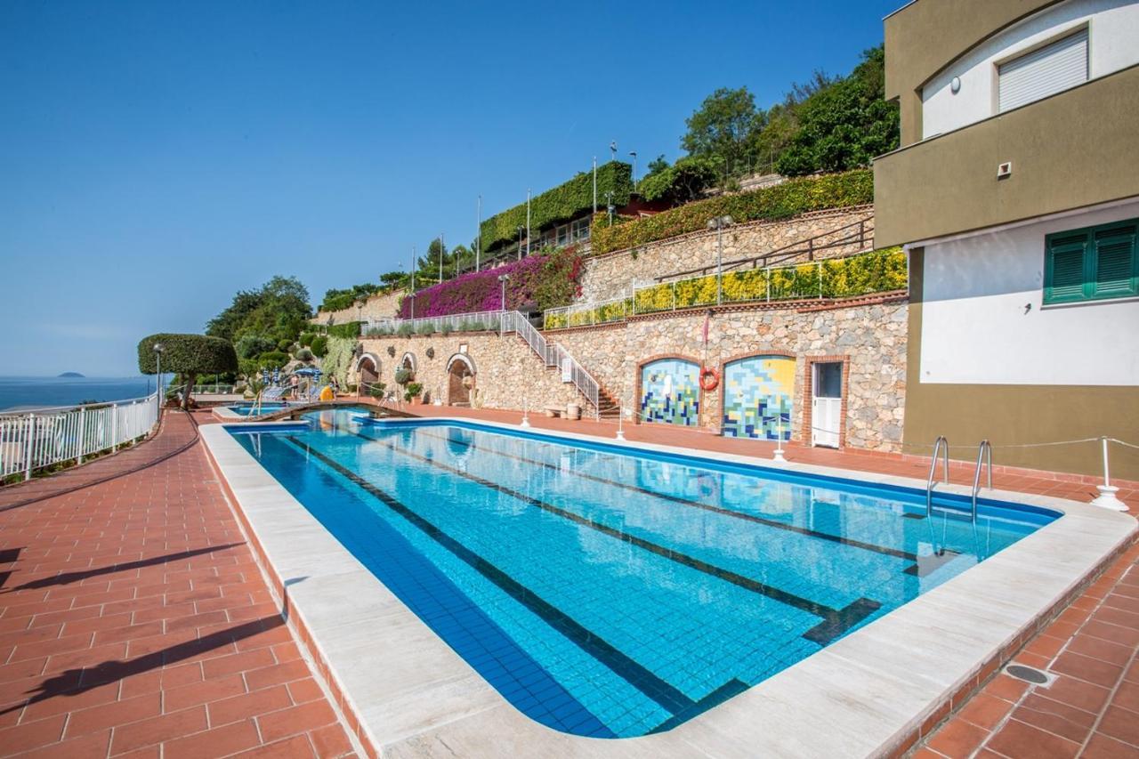 Residence Sant'Anna Pietra Ligure Exterior foto